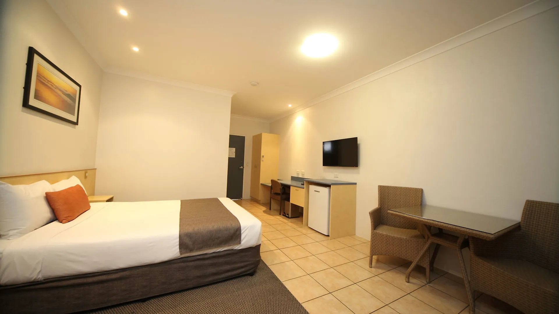 Midlander Motor Inn Emerald Hotel