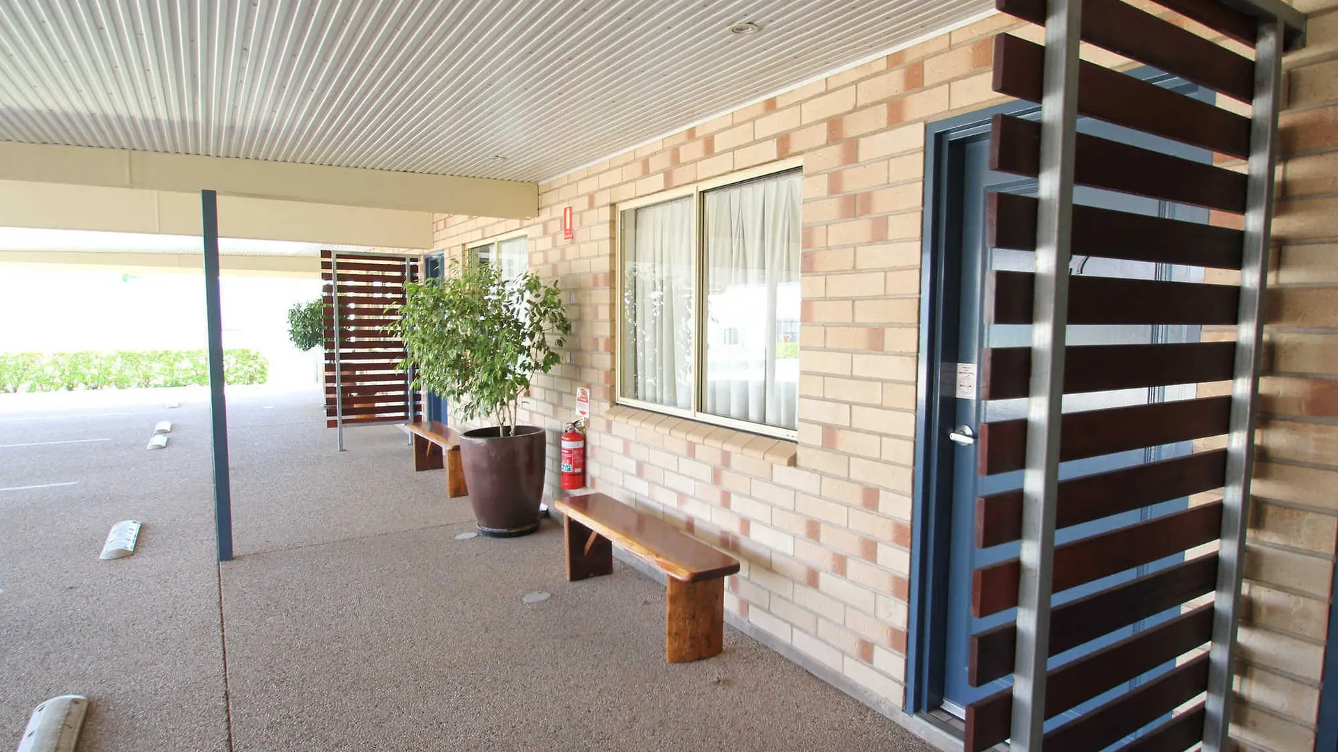 Midlander Motor Inn Emerald