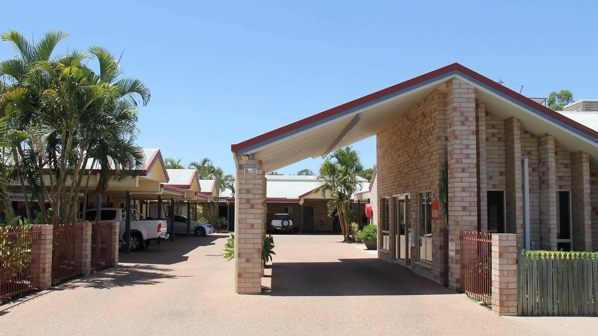 Midlander Motor Inn Emerald Hotel